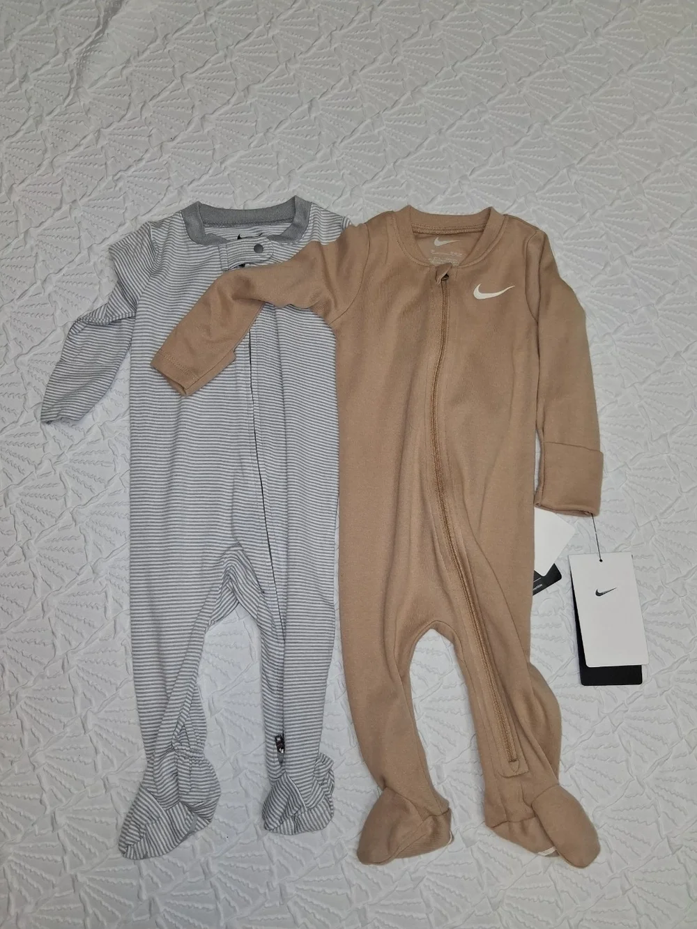 Nike Infant Tan Full-Zip Footed Two-Piece Sz 6m